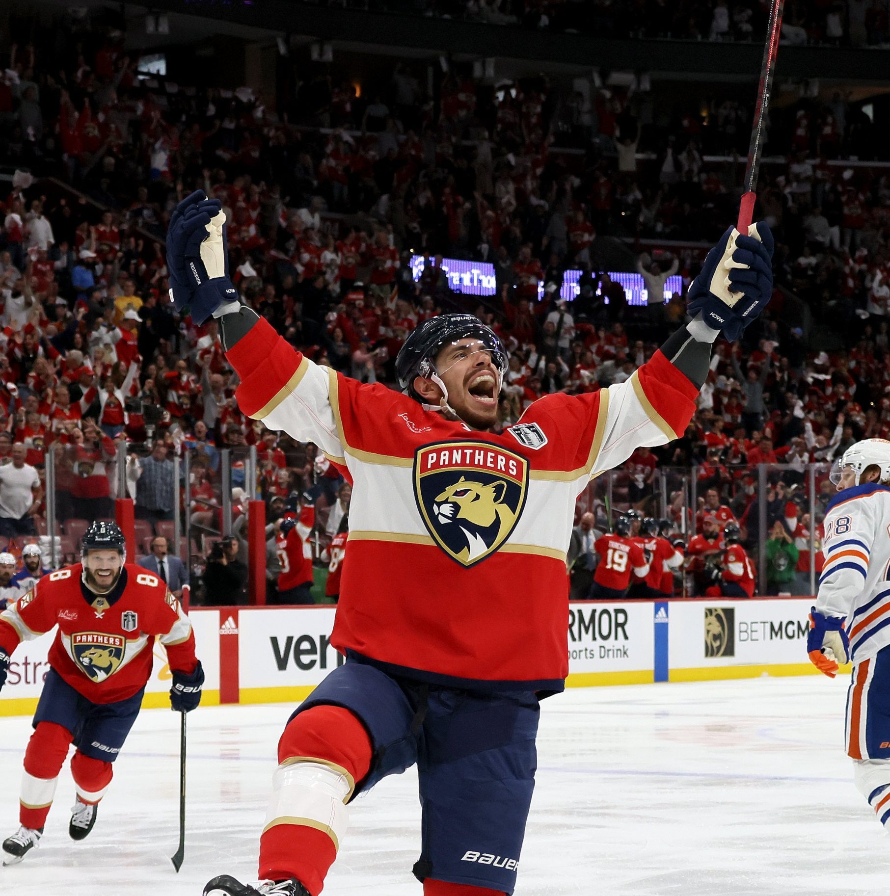 Panthers Beat Oilers 4 1 For 2 0 Lead In Title Matchup 7sport