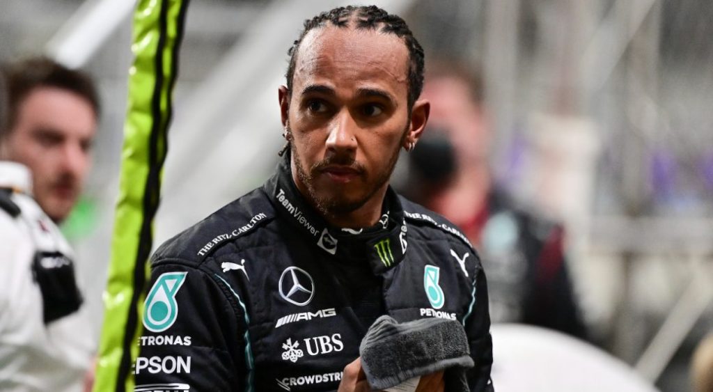 Hamilton denies claims for deliberately delaying his new contract 10