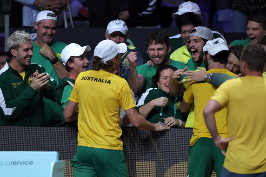 Battling Australia storm into Davis Cup final 7