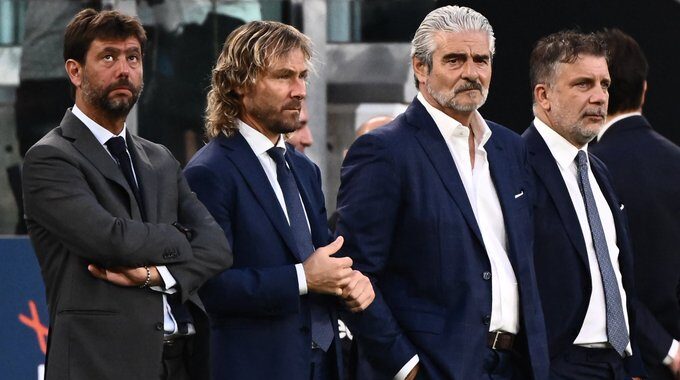 Italian giants Juventus' entire board of directors resigns 10
