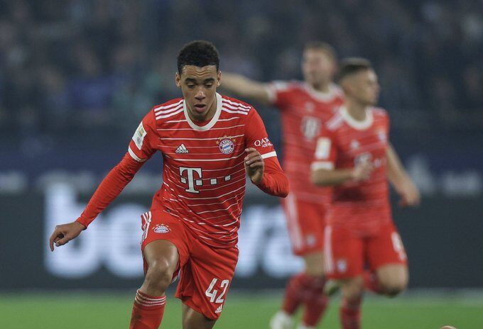 Bayern move six points clear at top with comfortable victory 9