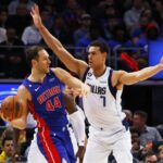 Pistons stun Mavericks in OT after Hayes back-to-back three-pointers