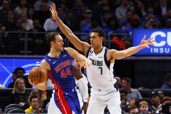 Pistons stun Mavericks in OT after Hayes back-to-back three-pointers 14