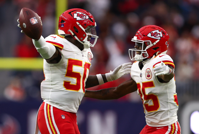Chiefs clinch 7th straight AFC West title after 30-24 win over Texans