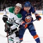 Robertson’s double leads Stars 2-1 past Islanders on penalties