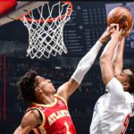 Hawks hand Clippers sixth straight loss