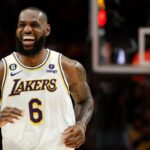 LeBron James, Lakers roar back to knock off Trail Blazers