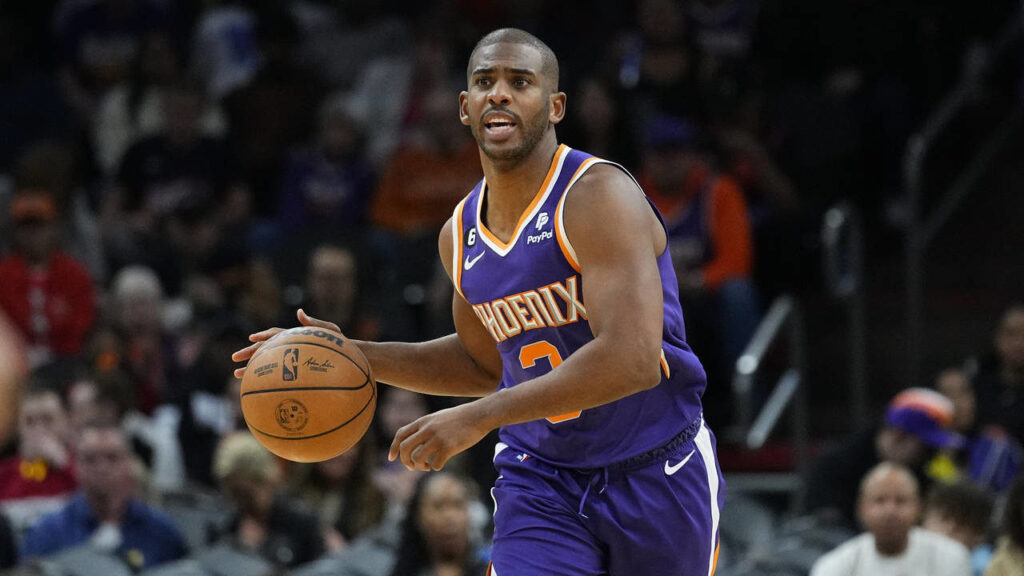 Chris Paul moves third into NBA all-time steals list