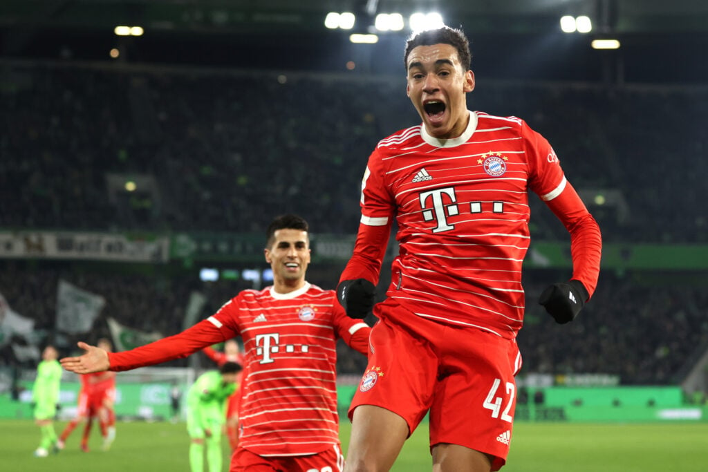 10-man Bayern defeat Wolfsburg to regain top spot 1