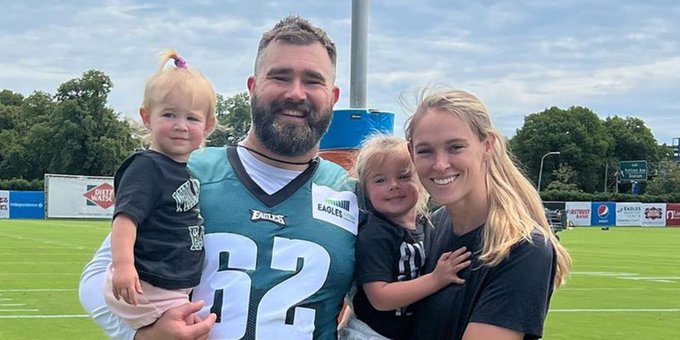 Kelce's pregnant wife: "Super Bowl could play big role in baby name" 2