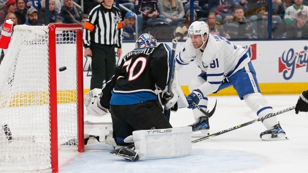 Tavares shines as Maple Leafs notch win over Blue Jackets 12