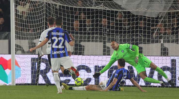 Paolo Maldini’s son helps Spezia beat Inter 2-1