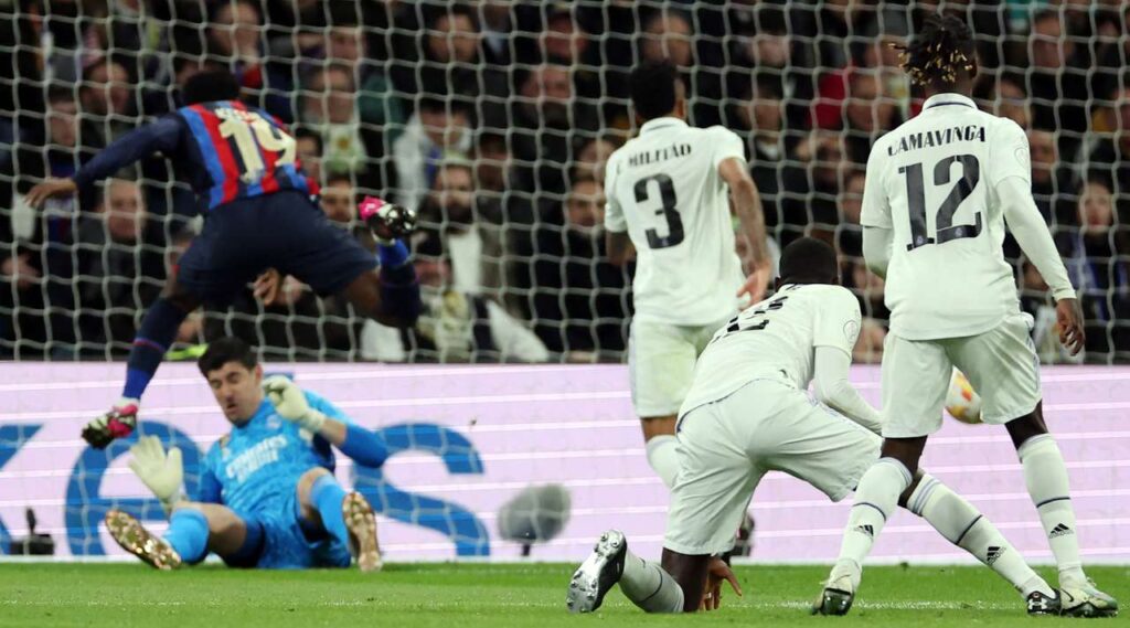 Barcelona put one foot in final after 1-0 win over Real Madrid
