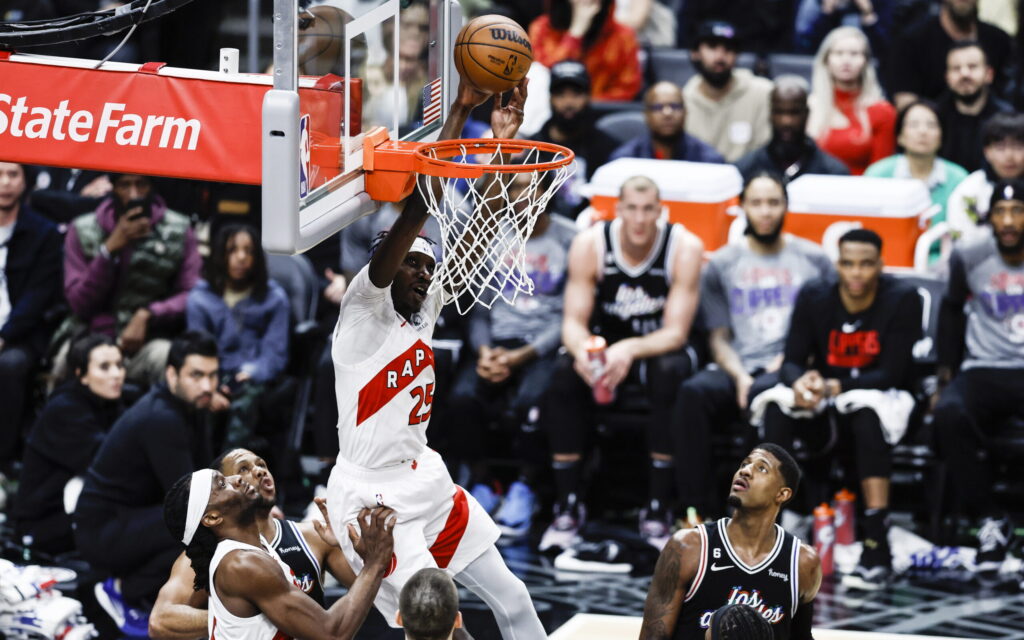 Clippers edge out Raptors 108-100