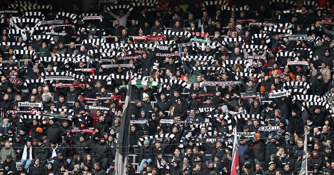 Eintracht fans banned from Napoli match 1