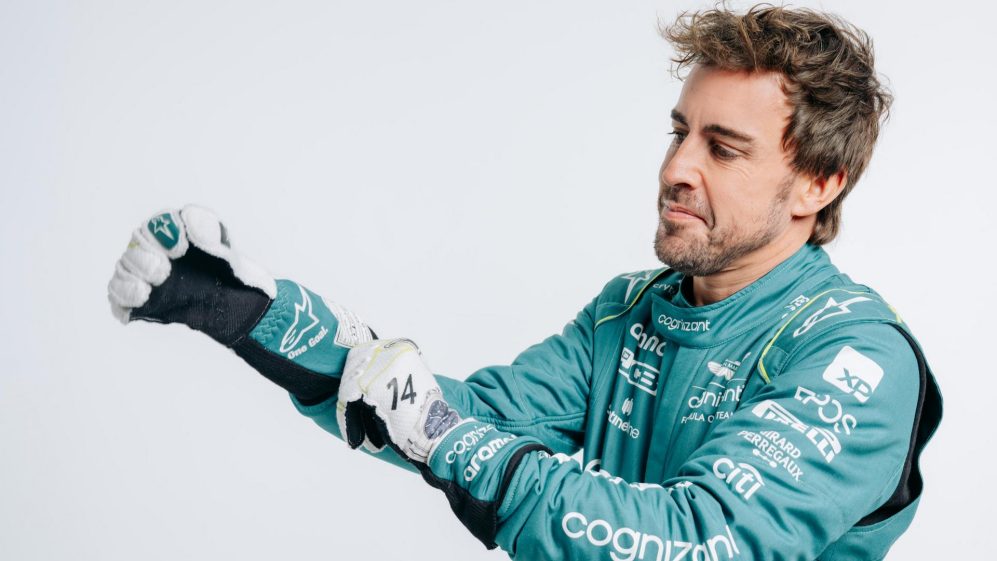 Fernando Alonso raced in 2022 with hand fractures 11