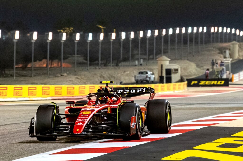 Sainz concerned over Ferrari lack of pace