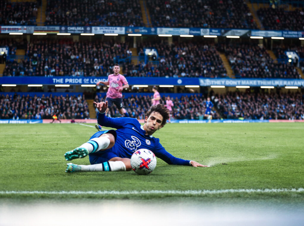 Chelsea draw Everton 2-2 in action-packed second half 14