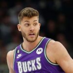 Meyers Leonard remains at Bucks for rest of 2022-23
