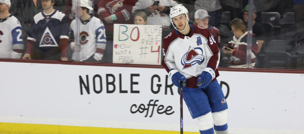 Avalanche top Coyotes 4-3 in shootout