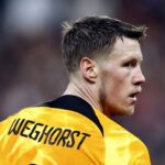 Gullit slams Weghorst poor performances