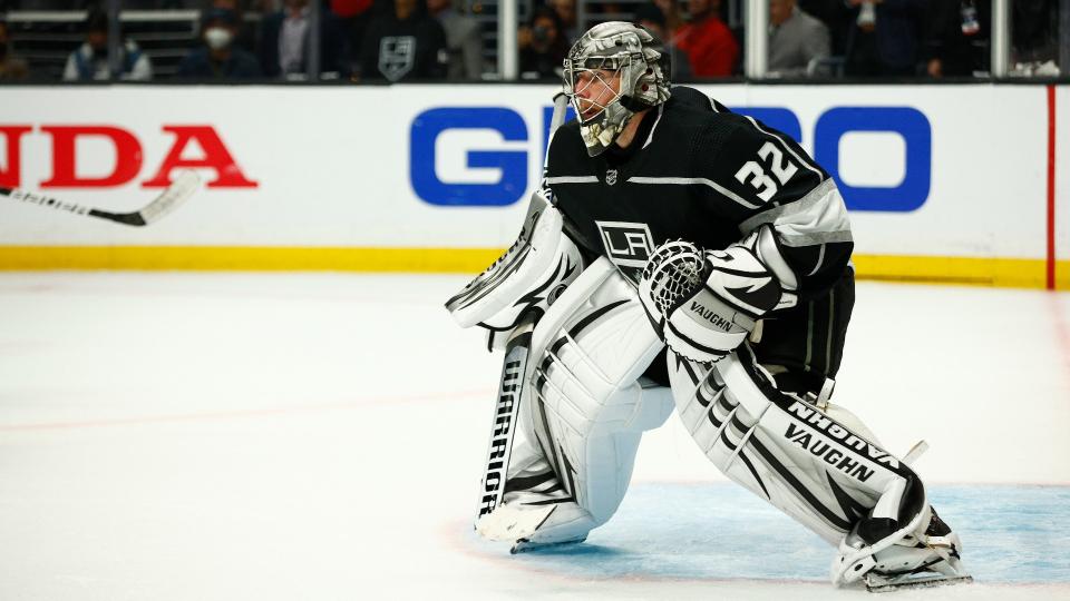 Blue Jackets sign two-time Stanley Cup winner Jonathan Quick