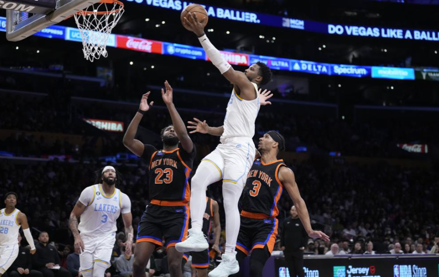 Knicks back to winning after 112-108 against Lakers