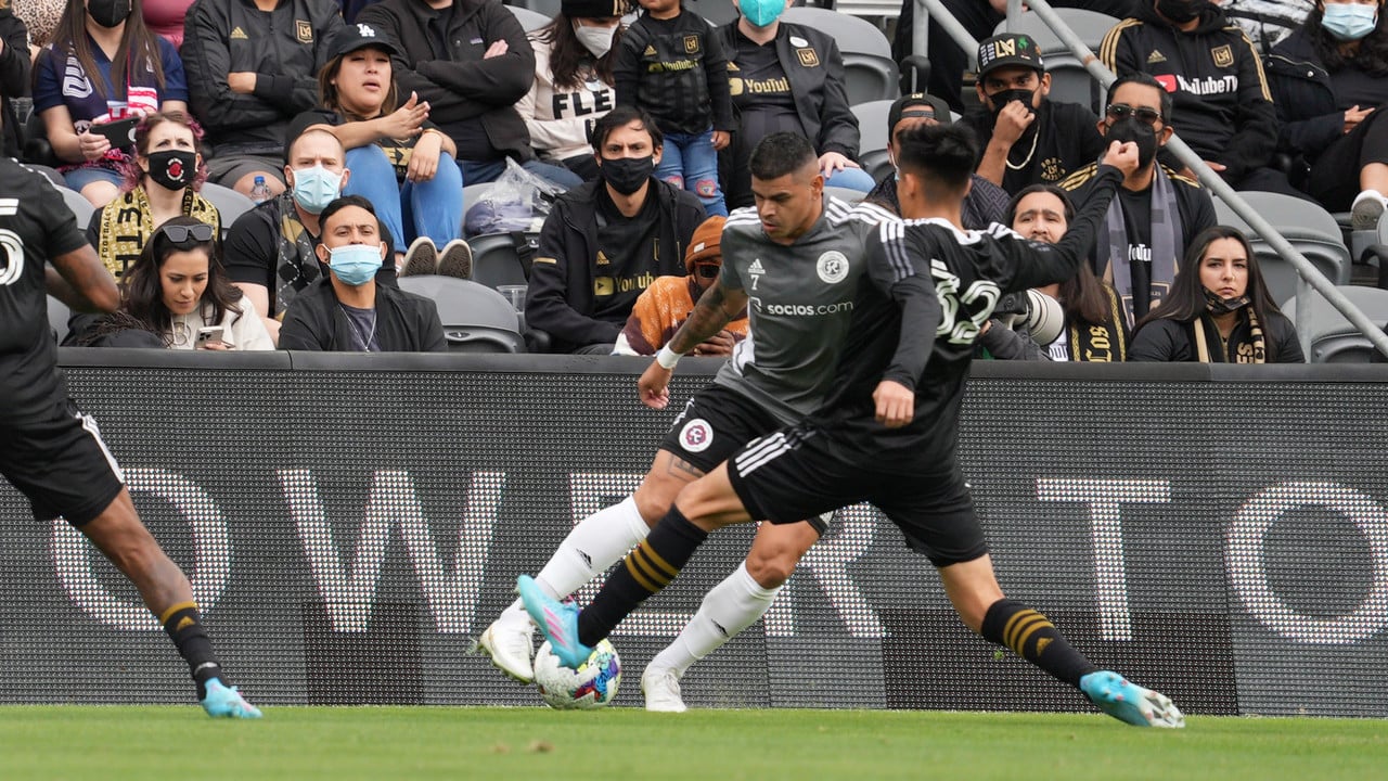 Los Angeles FC demolish Revolution 4-0