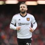 Luke Shaw to remain in Manchester United