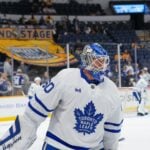 Tavares notches 2 goals, Maple Leafs top Predators 3-2