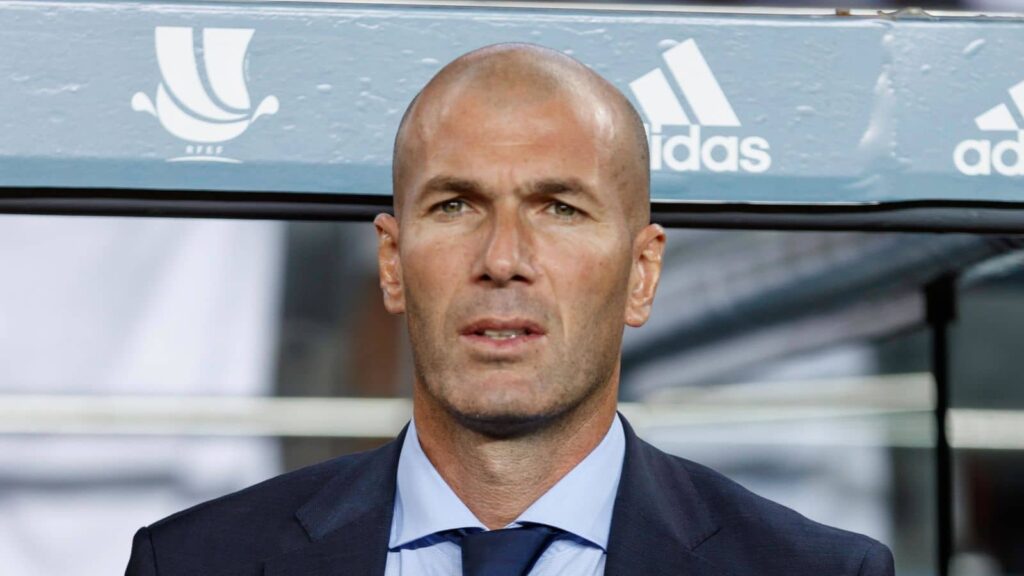 Zinedine Zidane in the running for next Chelsea manager 17