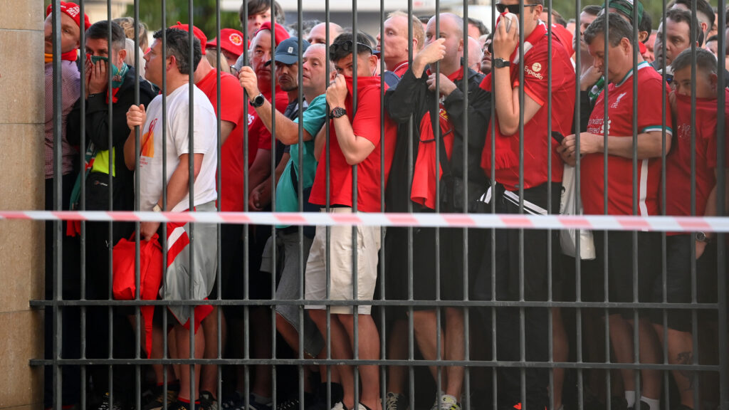 Hundreds of Liverpool fans sue UEFA over Paris incident 16