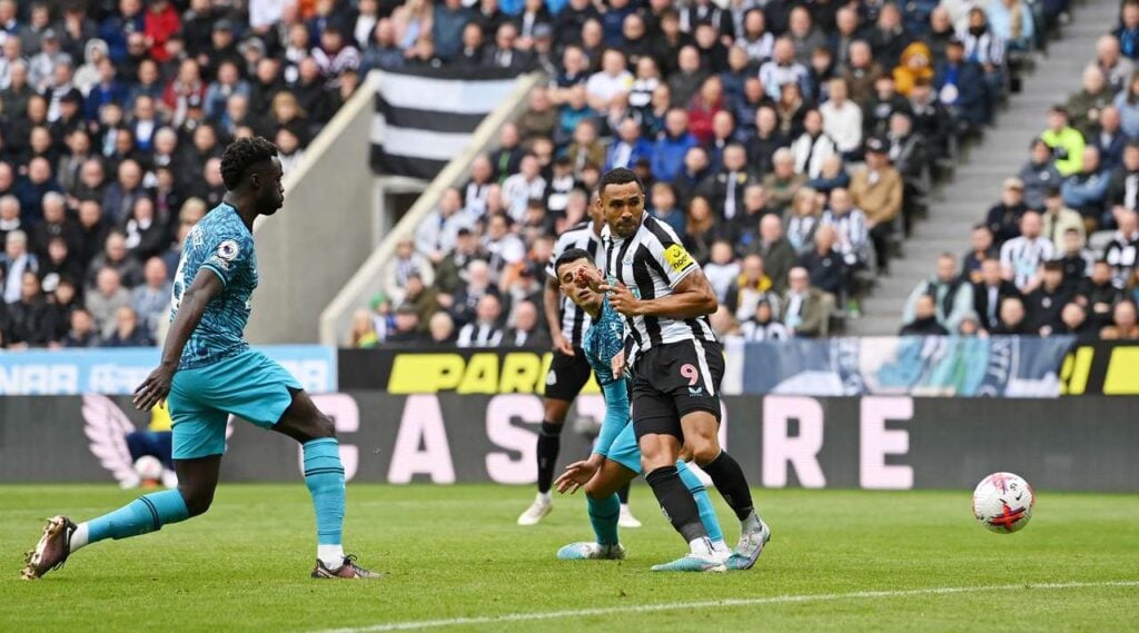 Newcastle demolish Tottenham with six goals to stay in top 4 battle