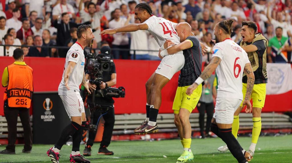 Sevilla tops Man Utd 3-0 crushing their Europa League hopes