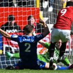 Manchester United get second win a row in top 4 chase