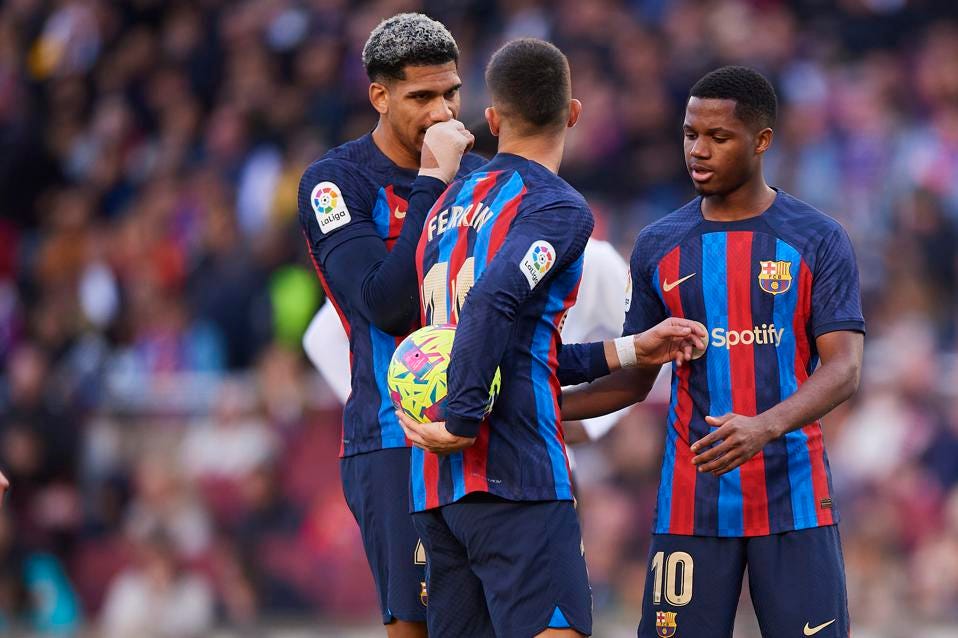 Barcelona to axe four players this summer 15