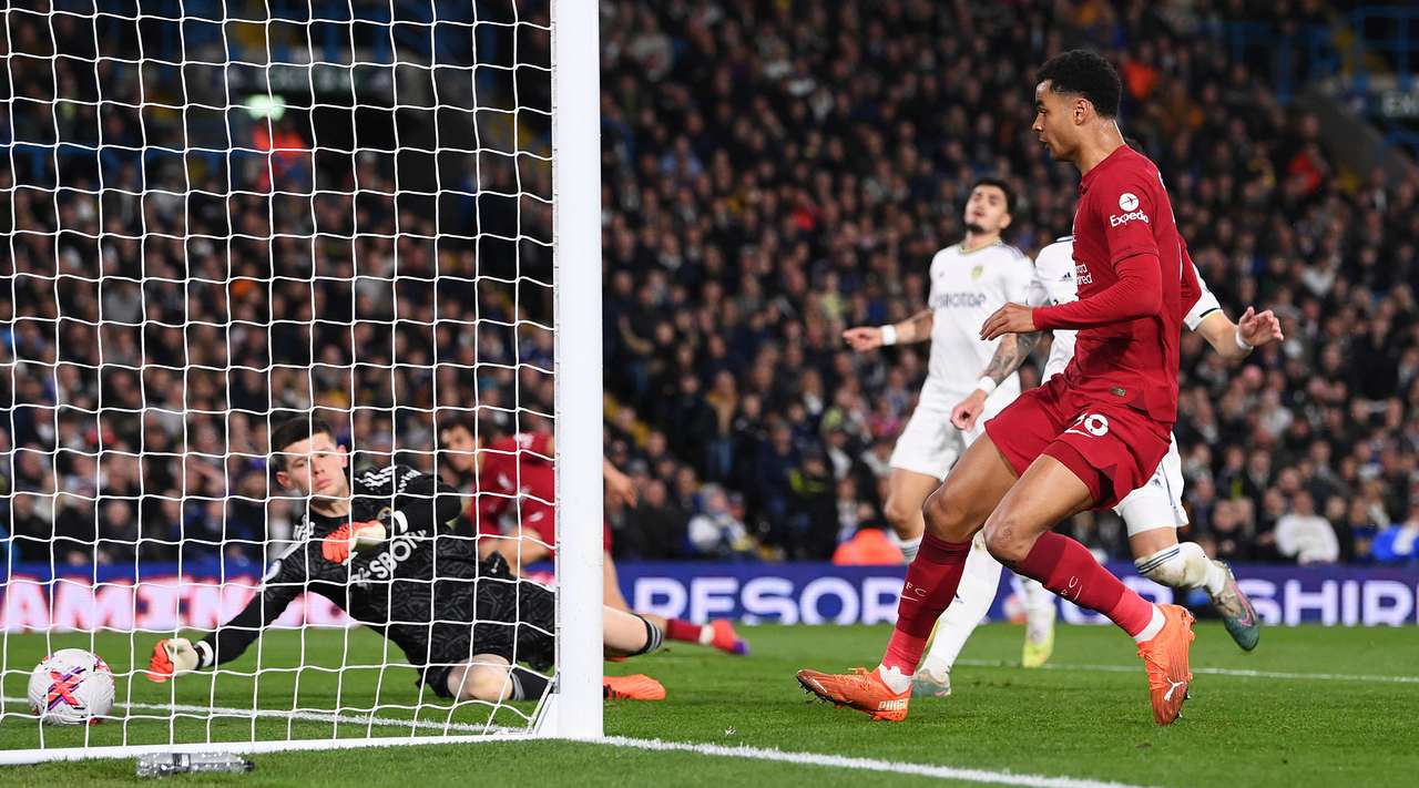 Liverpool trash Leeds 6-1 and keeps top 4 hopes alive