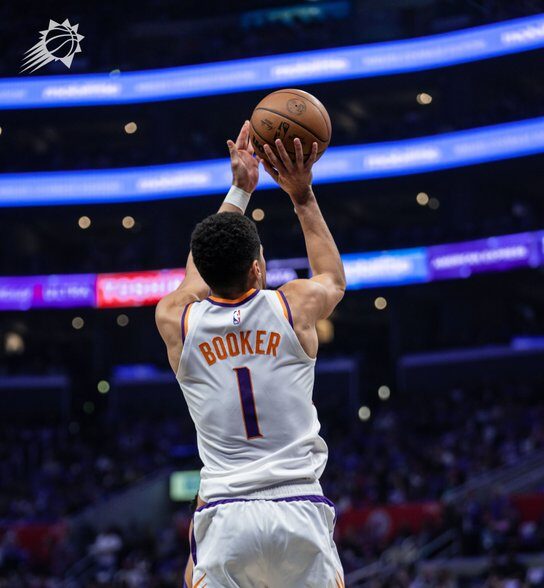 Booker scores 45; Suns overcome Clippers without Kawhi 129-124