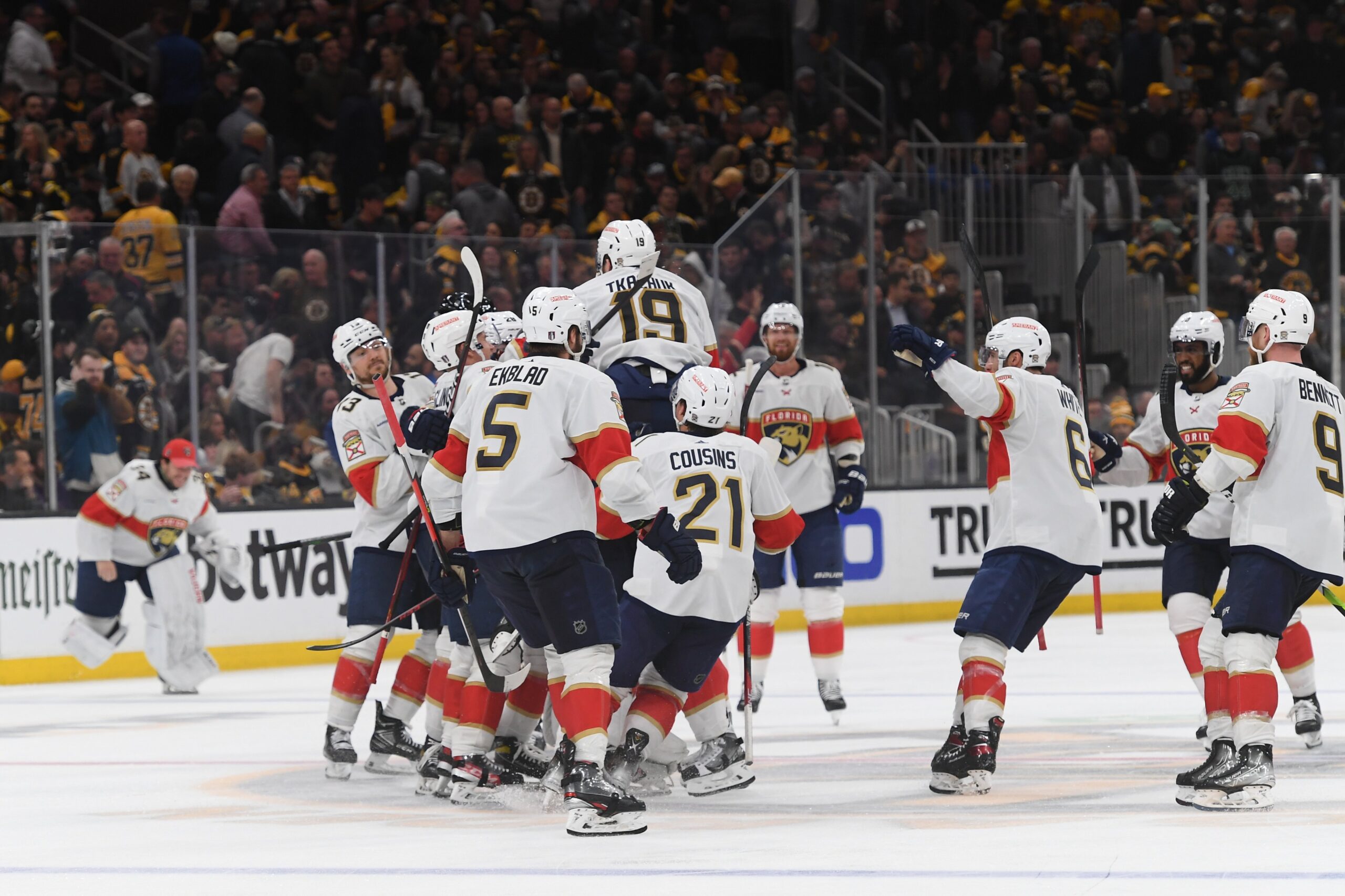Panthers edge out Bruins 4-3 in OT to force Game 6