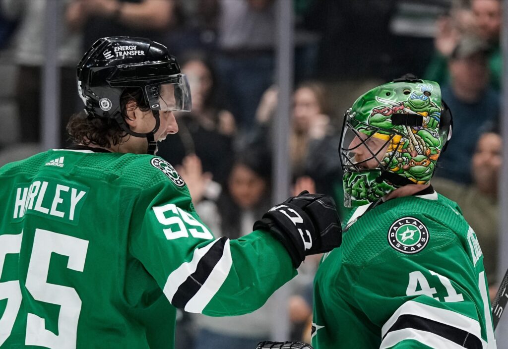 Stars breeze past Predators 5-1 to extend lead in Central Division