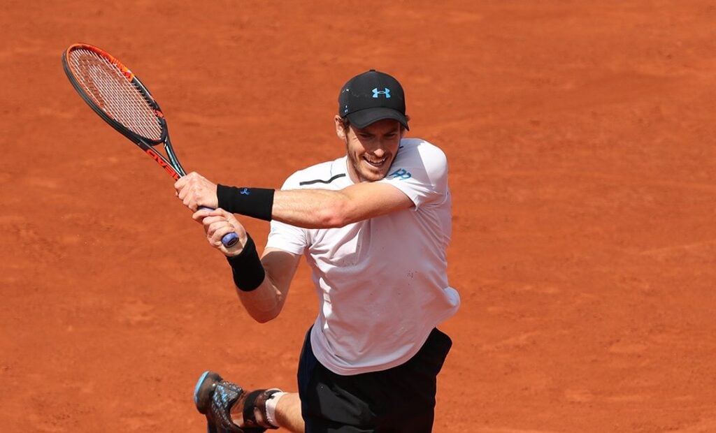 Murray crashes out of Monte Carlo as Wawrinka and Thiem progress