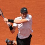 Murray crashes out of Monte Carlo as Wawrinka and Thiem progress