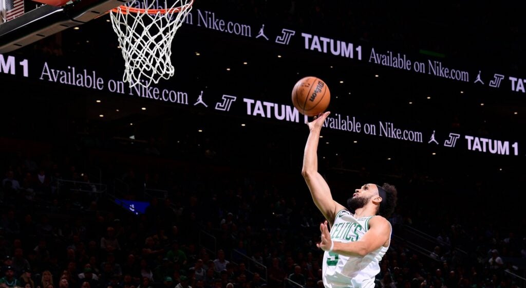 Celtics take 2-0 lead with victory over Hawks