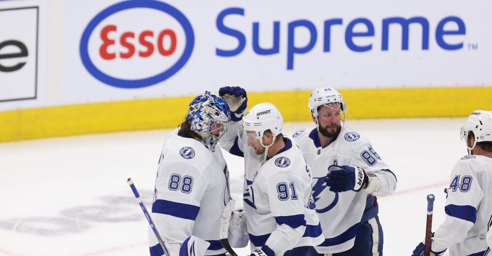 Lightning demolish Maple Leafs 7-3 in Game 1 of playoff