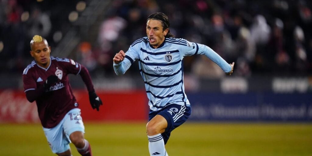 Ben Sweat signs for New England Revolution