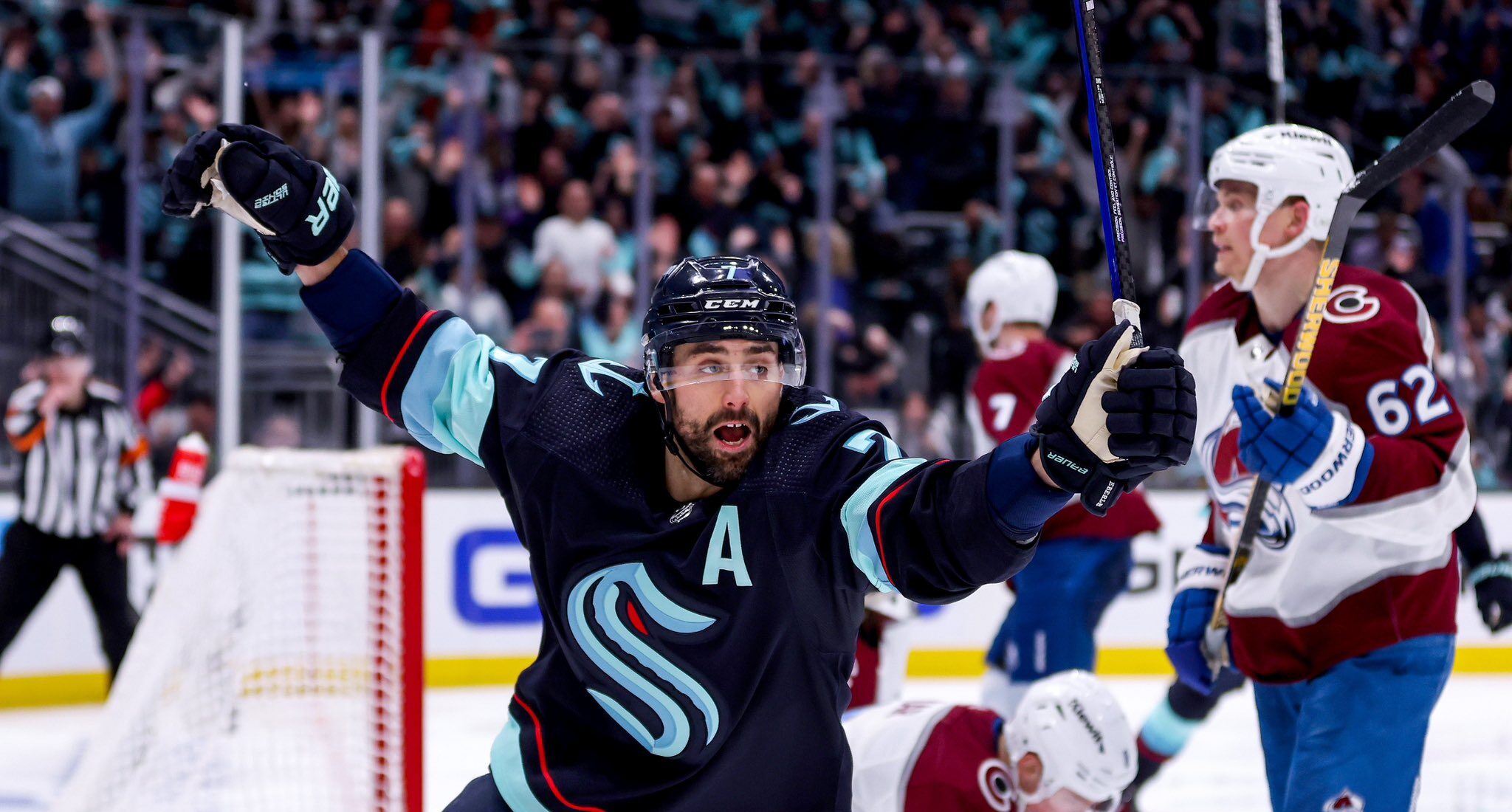 Kraken top Avalanche 3-2 in overtime to tie it up at 2-2