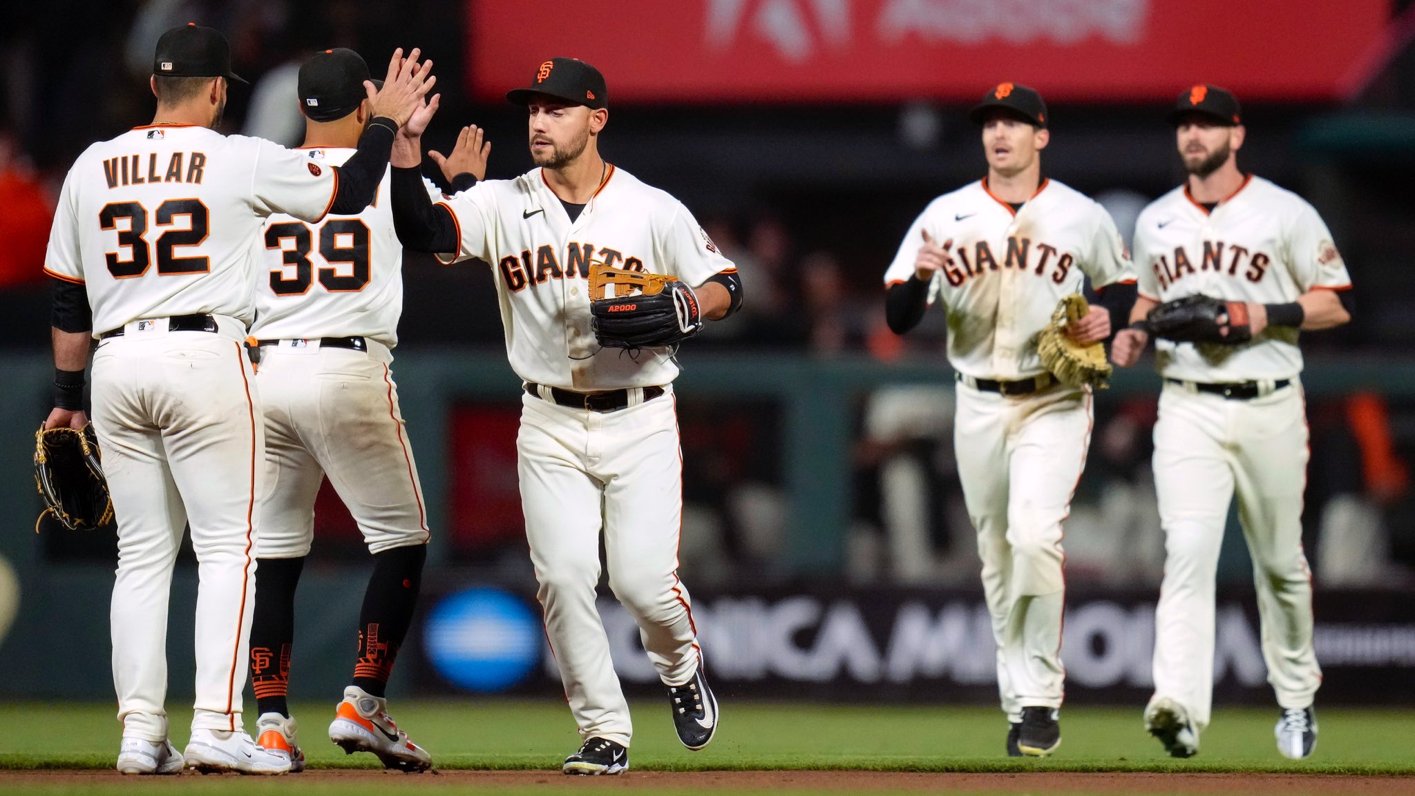 Giants demolish Cardinals 4-0 with Cobb’s 2nd career shutout