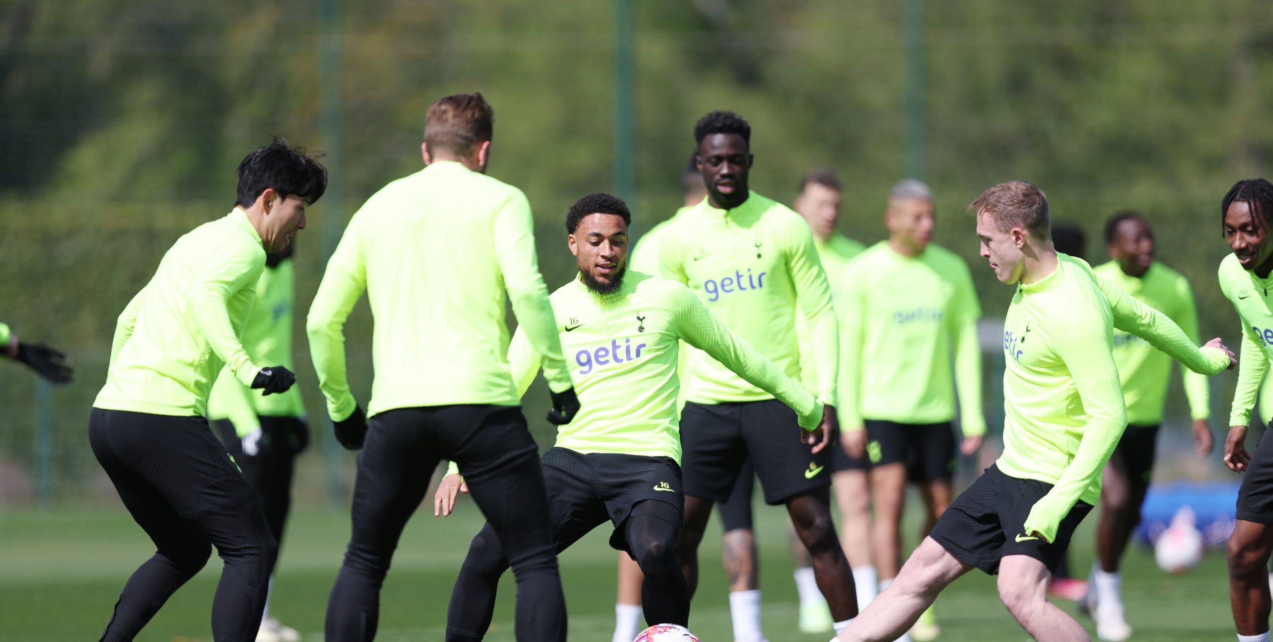 Spurs players offer to reimburse travelling fans tickets