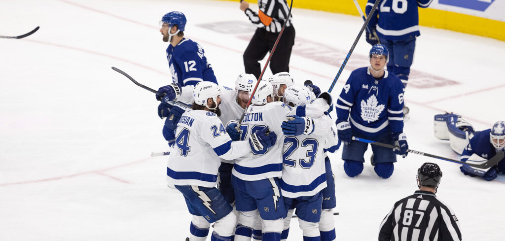 Lightning force Game 6 with 4-2 victory over Maple Leafs