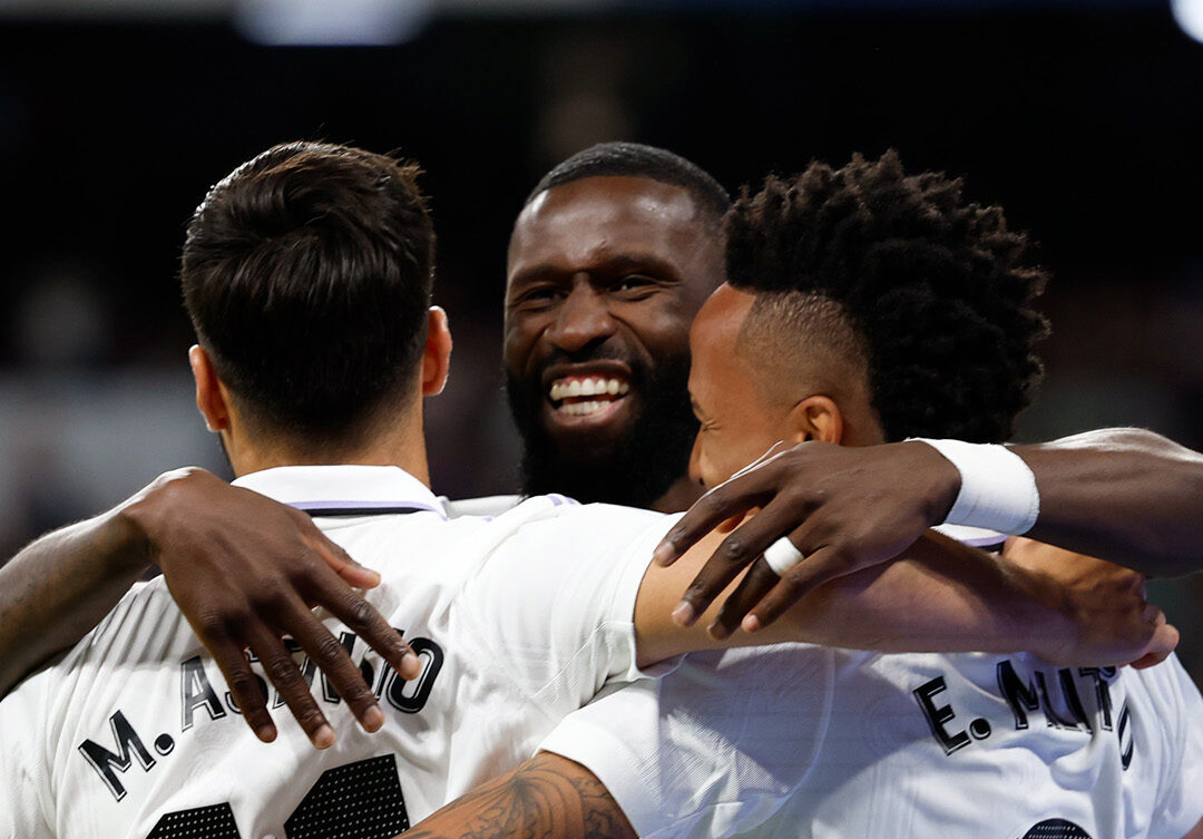 Real Madrid beat Celta 2-0 to close gap on Barcelona